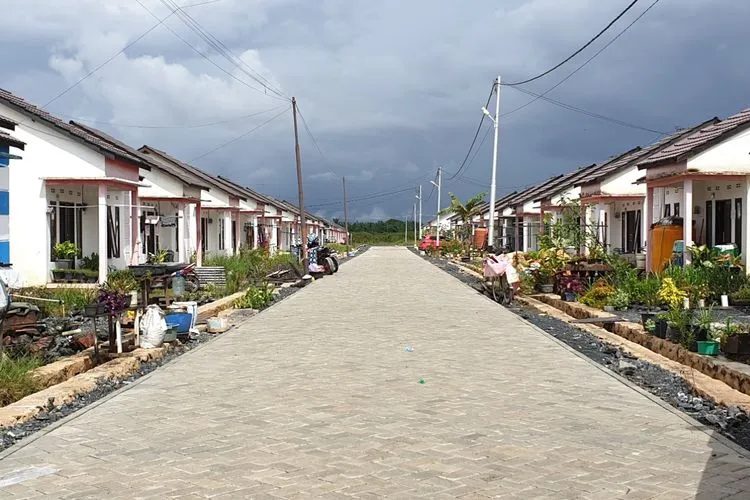 Proyek paving jalan lingkungan cluster perumahan